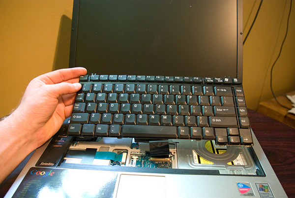 laptop_service_kalithea_keyboard_replacement image allagi_pliktrologiou